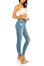 Load image into Gallery viewer, Women&#39;s 5 Pckt Distressed Ankle Cropped Skinny Jeans